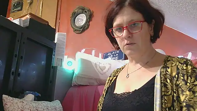 Snapshot of lanax chatting on 10-10-25, 12:06 lanax online show from 10-10-25, 12:06