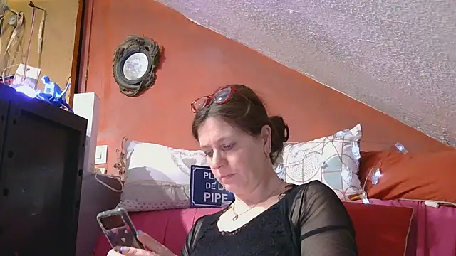 Snapshot of lanax chatting on 03-19-25, 12:23 lanax online show from 03-19-25, 12:23