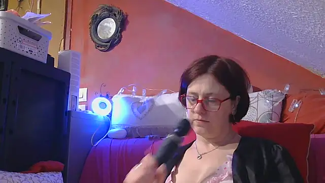 Snapshot of lanax chatting on 05-18-26, 12:43 lanax online show from 05-18-26, 12:43