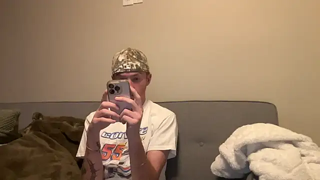 younghungginger online show from 11-28-25, 11:49