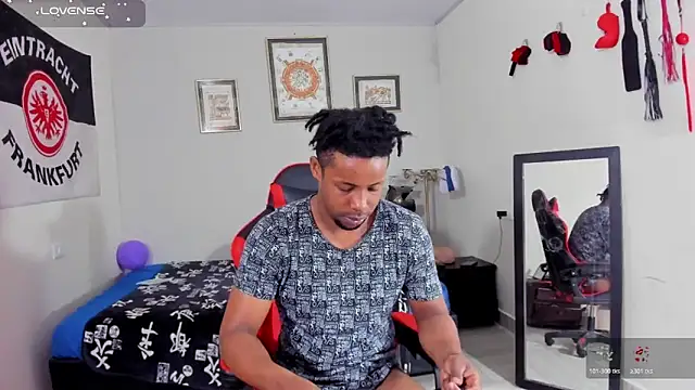 AlejoKhalifa  online show from 10-28-25, 09:08