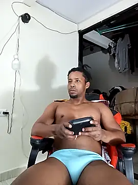 AlejoKhalifa  online show from 09-29-25, 12:17