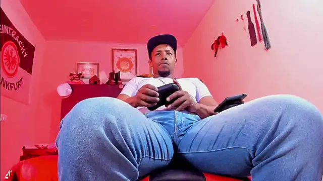 AlejoKhalifa  online show from 02-03-26, 12:21