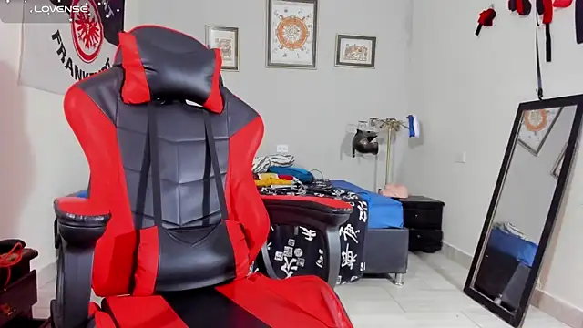 AlejoKhalifa  online show from 10-29-25, 12:09