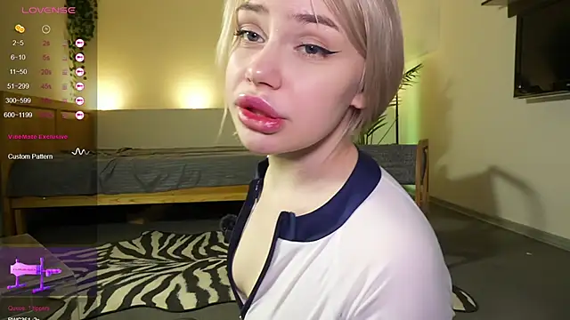 Snapshot of Meukotis chatting on 02-26-25, 03:54 Meukotis online show from 02-26-25, 03:54