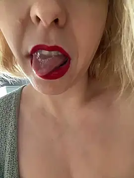 Snapshot of Yourdirtybitch chatting on 02-06-25, 05:57 Yourdirtybitch online show from 02-06-25, 05:57