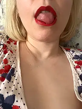 Snapshot of Yourdirtybitch chatting on 09-25-25, 07:36 Yourdirtybitch online show from 09-25-25, 07:36