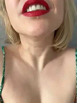 Snapshot of Yourdirtybitch chatting on 03-03-25, 04:21 Yourdirtybitch online show from 03-03-25, 04:21