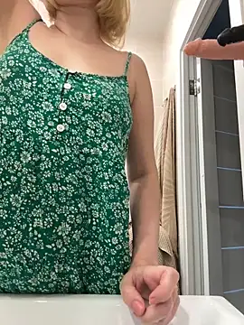 Snapshot of Yourdirtybitch chatting on 09-24-25, 07:48 Yourdirtybitch online show from 09-24-25, 07:48