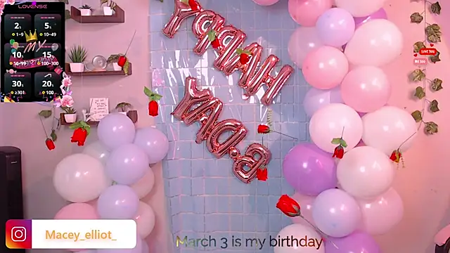 Snapshot of macey_elliot_ chatting on 03-03-25, 01:12 macey elliot online show from 03-03-25, 01:12