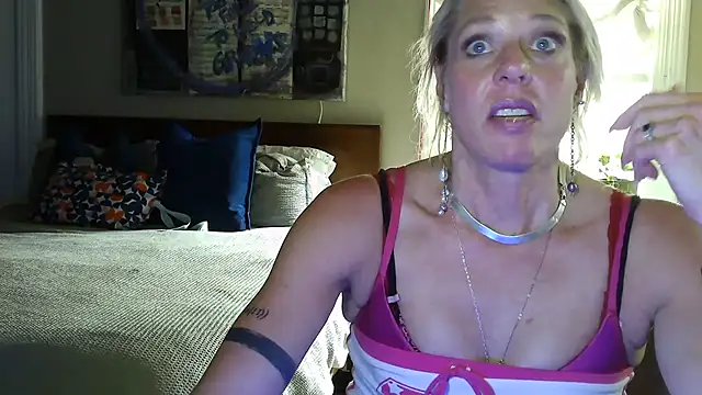 Glamazonx online show from 06-24-26, 07:01