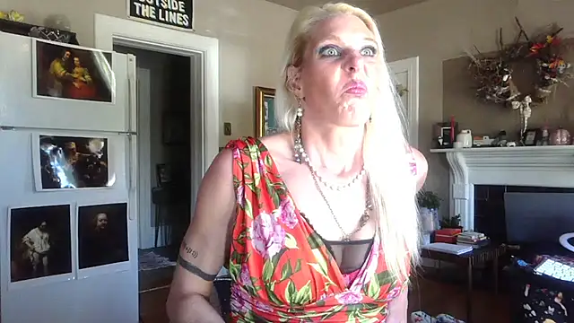 Glamazonx online show from 10-31-25, 07:43