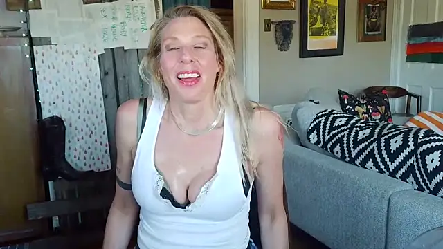 Glamazonx online show from 04-05-26, 11:33