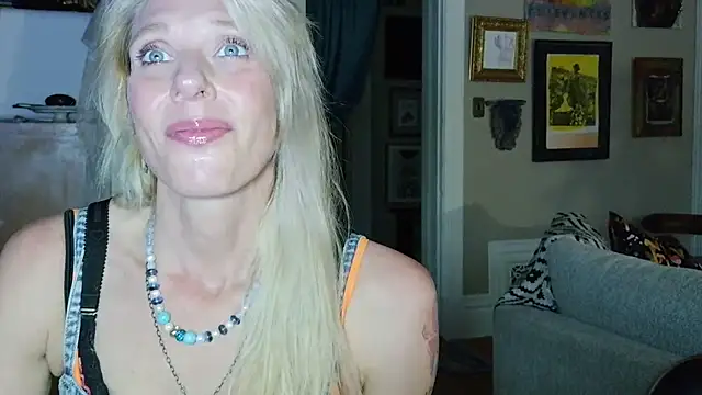 Glamazonx online show from 04-19-26, 01:28