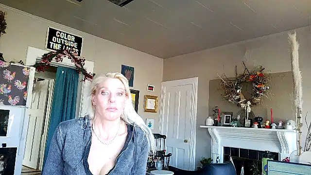 Glamazonx online show from 12-15-25, 04:24