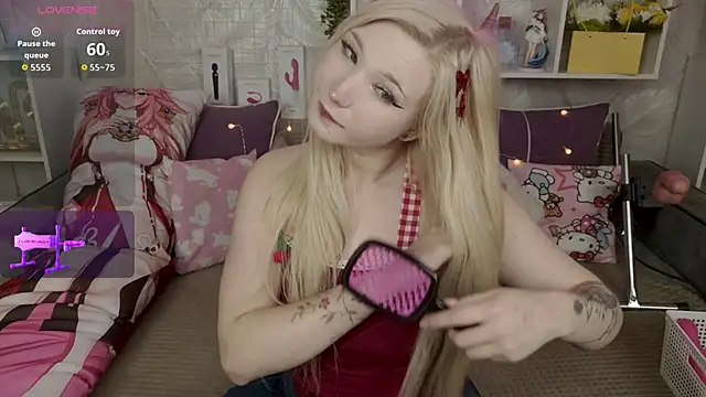 MeowkaKitty online show from 11-30-25, 01:39