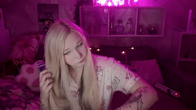 MeowkaKitty online show from 01-13-26, 02:04