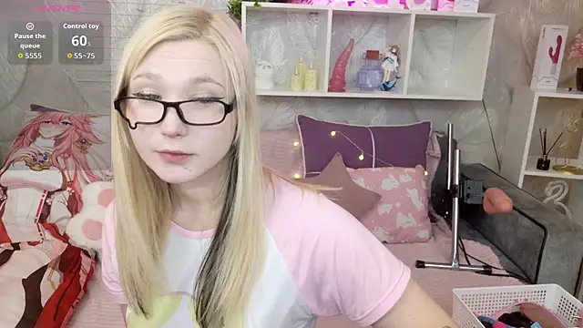 MeowkaKitty online show from 10-18-25, 01:29