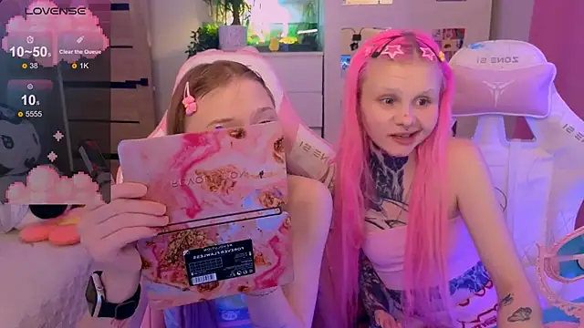 Britney Lynch online show from 10-28-25, 01:17