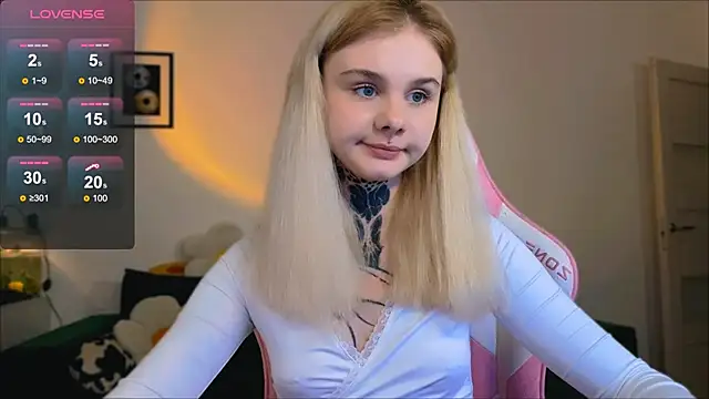 Britney Lynch online show from 04-05-26, 07:09