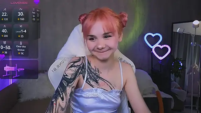 Britney Lynch online show from 03-22-25, 06:47