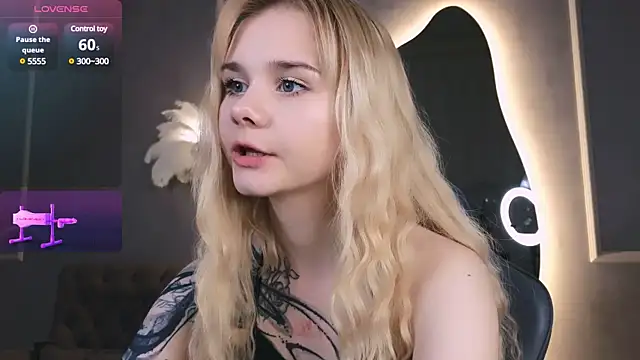 Britney Lynch online show from 03-13-25, 03:22