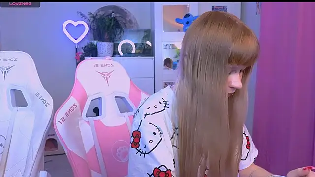 Britney Lynch online show from 10-14-25, 10:53