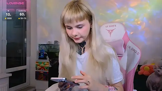 Britney Lynch online show from 03-27-26, 07:04