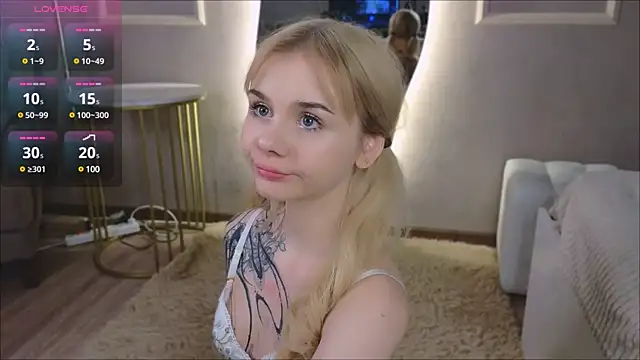 Britney Lynch online show from 03-10-25, 08:34