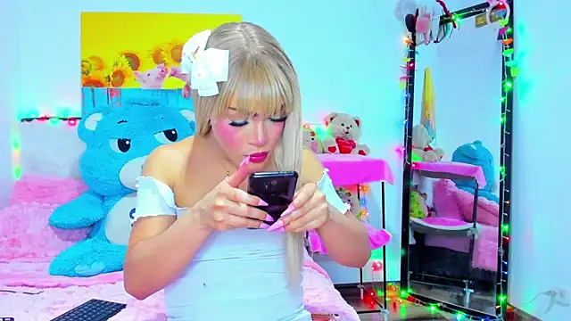 Candy Candy   online show from 01-06-26, 03:43