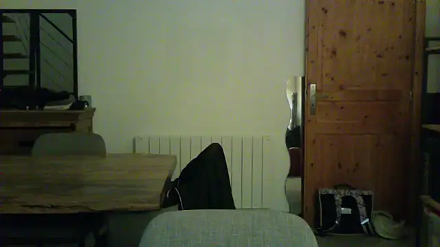 Snapshot of Charlyb59 chatting on 01-08-26, 07:42 Charlyb59 online show from 01-08-26, 07:42