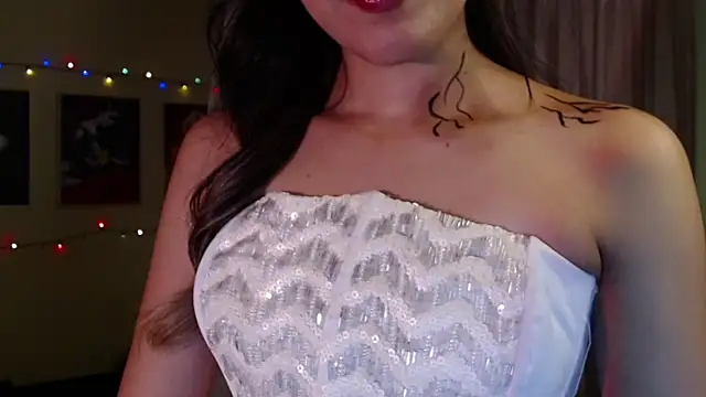 Snapshot of Valcooky chatting on 10-26-25, 04:13 Valcooky online show from 10-26-25, 04:13