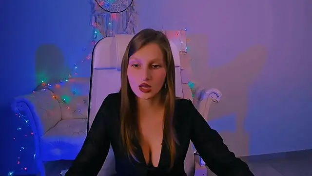 Snapshot of EllaHorton chatting on 02-20-25, 03:30 EllaHorton online show from 02-20-25, 03:30