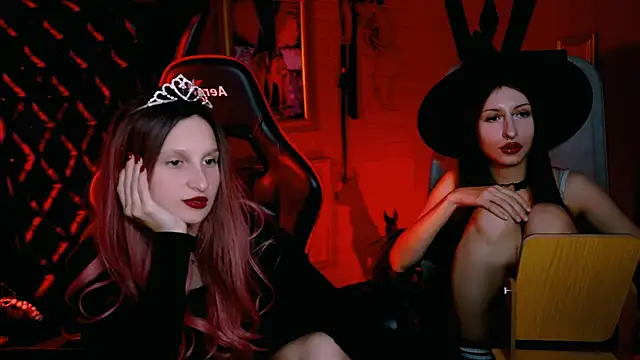 EllaHorton online show from 10-30-25, 04:48