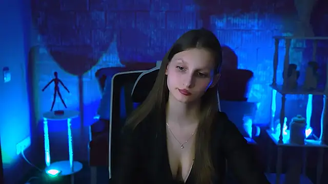Snapshot of EllaHorton chatting on 02-21-25, 03:43 EllaHorton online show from 02-21-25, 03:43