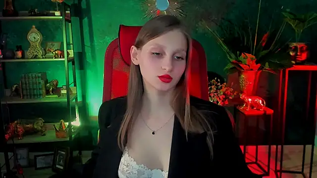 Snapshot of EllaHorton chatting on 02-28-25, 06:41 EllaHorton online show from 02-28-25, 06:41