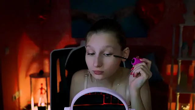 Snapshot of EllaHorton chatting on 03-22-25, 05:39 EllaHorton online show from 03-22-25, 05:39