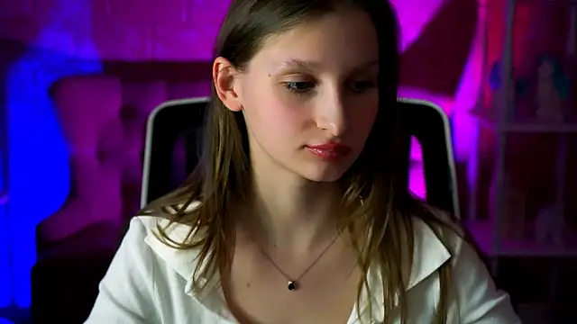 Snapshot of EllaHorton chatting on 03-03-25, 03:32 EllaHorton online show from 03-03-25, 03:32