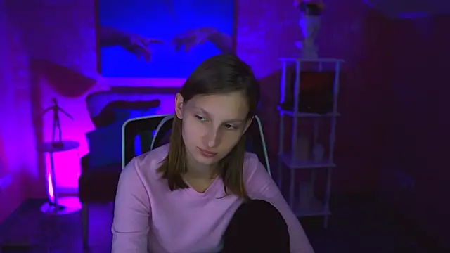 EllaHorton online show from 11-10-25, 08:30