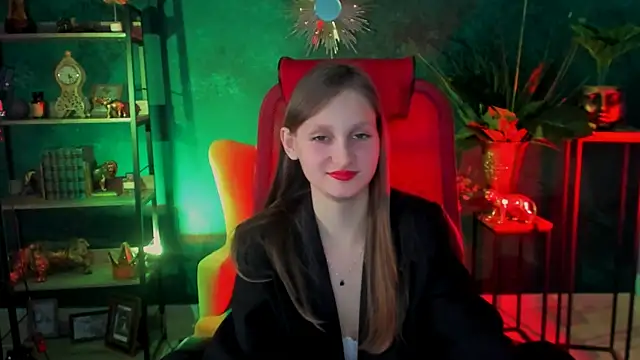 Snapshot of EllaHorton chatting on 02-28-25, 03:37 EllaHorton online show from 02-28-25, 03:37
