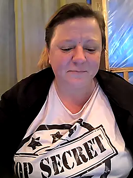 Snapshot of jusichka chatting on 04-17-26, 05:05 jusichka online show from 04-17-26, 05:05