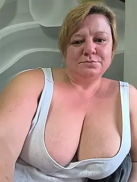 Snapshot of jusichka chatting on 07-29-26, 05:34 jusichka online show from 07-29-26, 05:34