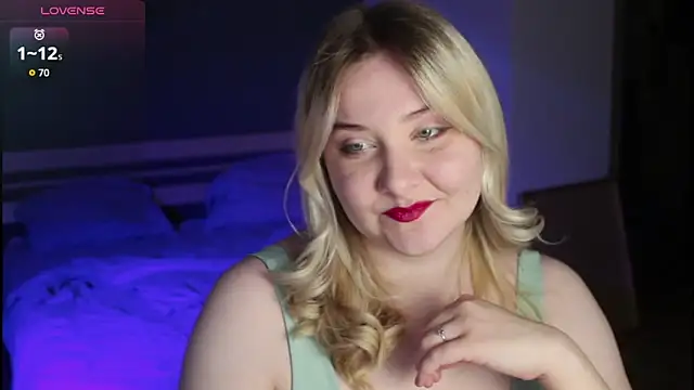 Snapshot of sensual_girrrl chatting on 05-05-26, 11:41 sensual girrrl online show from 05-05-26, 11:41