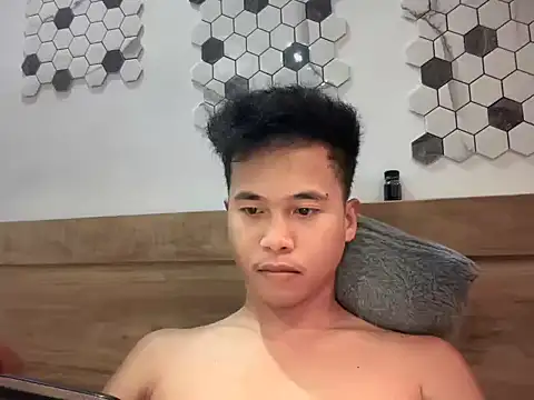 Snapshot of Asiantwink21 chatting on 10-06-25, 05:35 Asiantwink21 online show from 10-06-25, 05:35