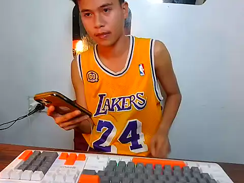 Snapshot of Asiantwink21 chatting on 09-17-25, 02:30 Asiantwink21 online show from 09-17-25, 02:30