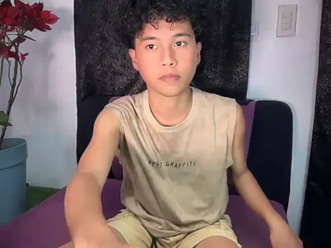 Asiantwink21 online show from 01-15-26, 03:48