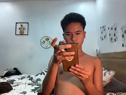 Snapshot of Asiantwink21 chatting on 09-11-25, 01:55 Asiantwink21 online show from 09-11-25, 01:55