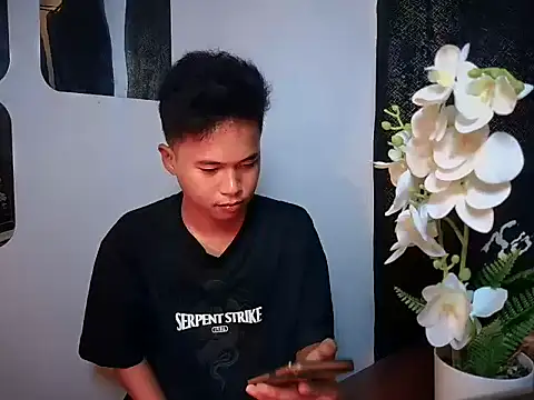 Snapshot of Asiantwink21 chatting on 09-30-25, 07:09 Asiantwink21 online show from 09-30-25, 07:09