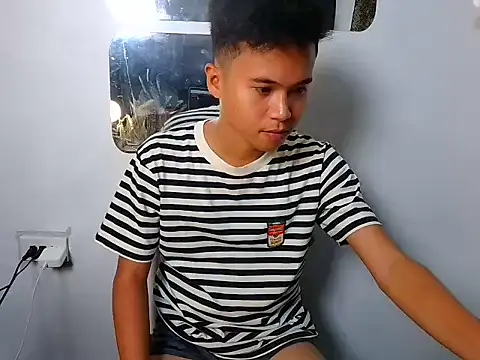 Snapshot of Asiantwink21 chatting on 09-24-25, 07:42 Asiantwink21 online show from 09-24-25, 07:42