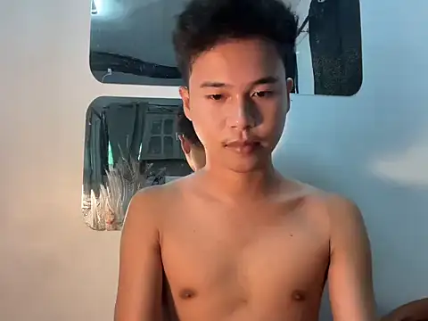 Snapshot of Asiantwink21 chatting on 09-14-25, 05:52 Asiantwink21 online show from 09-14-25, 05:52